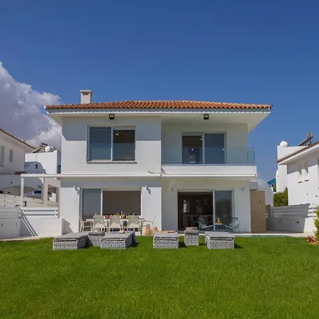 Sirina Seafront Paradise *