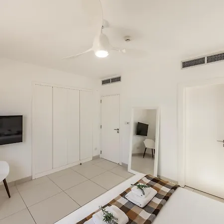 빌라 Sirina Seafront Paradise *