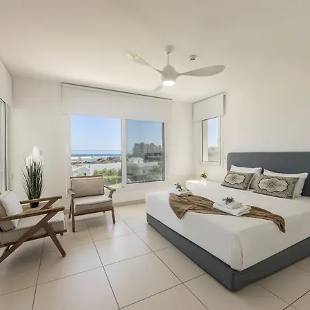 Sirina Seafront Paradise Villa *