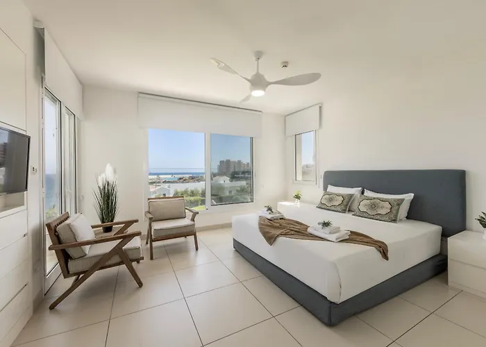 Sirina Seafront Paradise Villa *