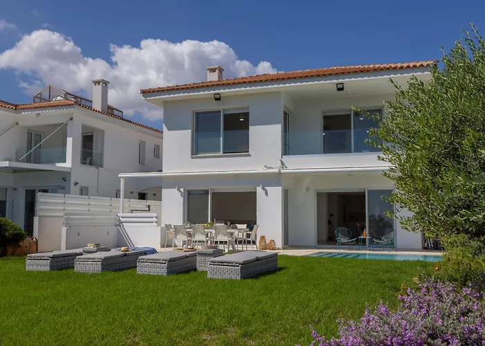 Sirina Seafront Paradise Protaras