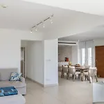 Villa Sirina Seafront Paradise *